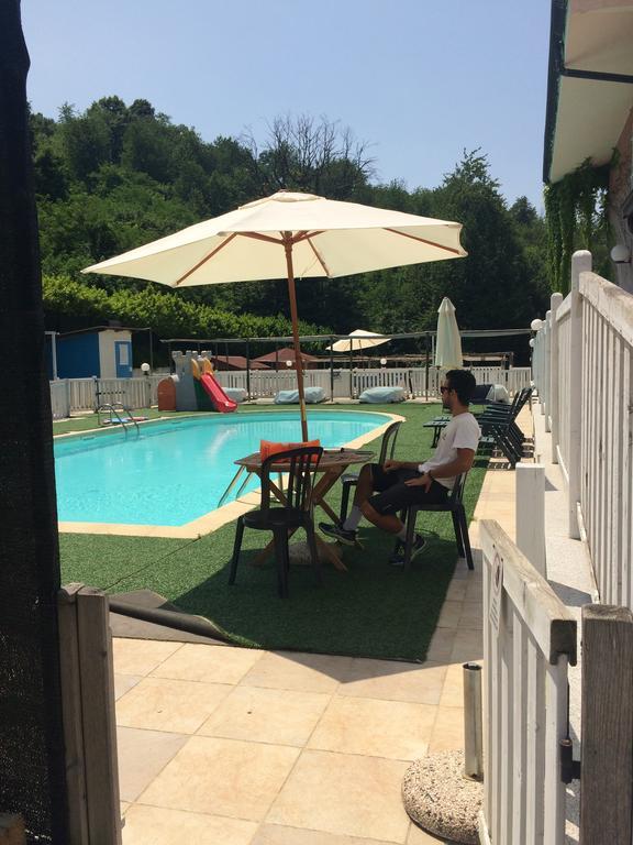 Fattoria Sequoia Bed & Breakfast Castagneto Po Екстериор снимка
