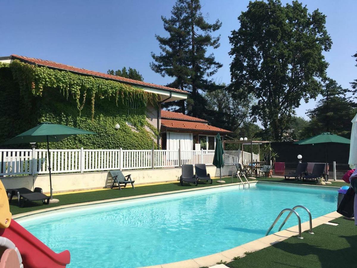 Fattoria Sequoia Bed & Breakfast Castagneto Po Екстериор снимка